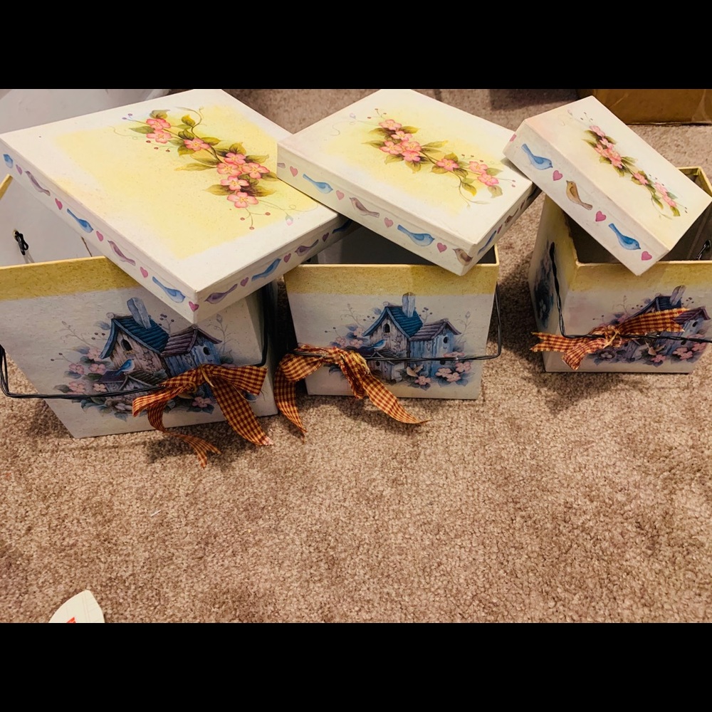 ⭐️floral box containers